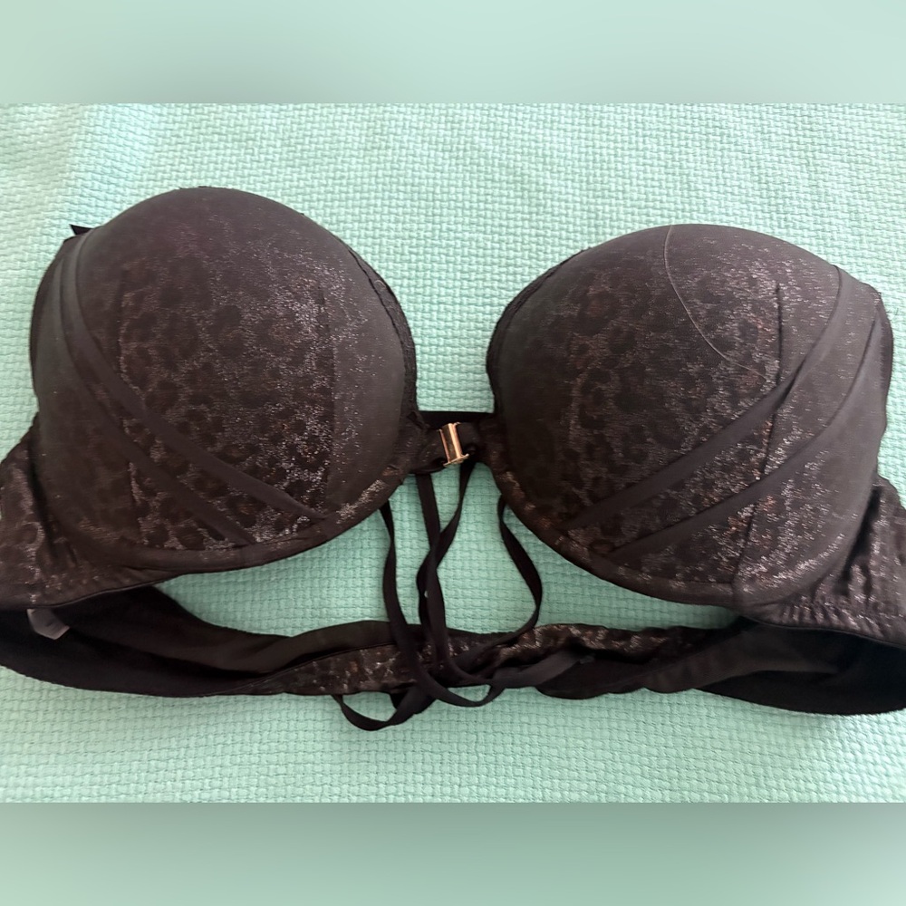 CACIQUE Lane Bryant 46D Black Animal Foil Print Boost Plunge bra.Gently worn